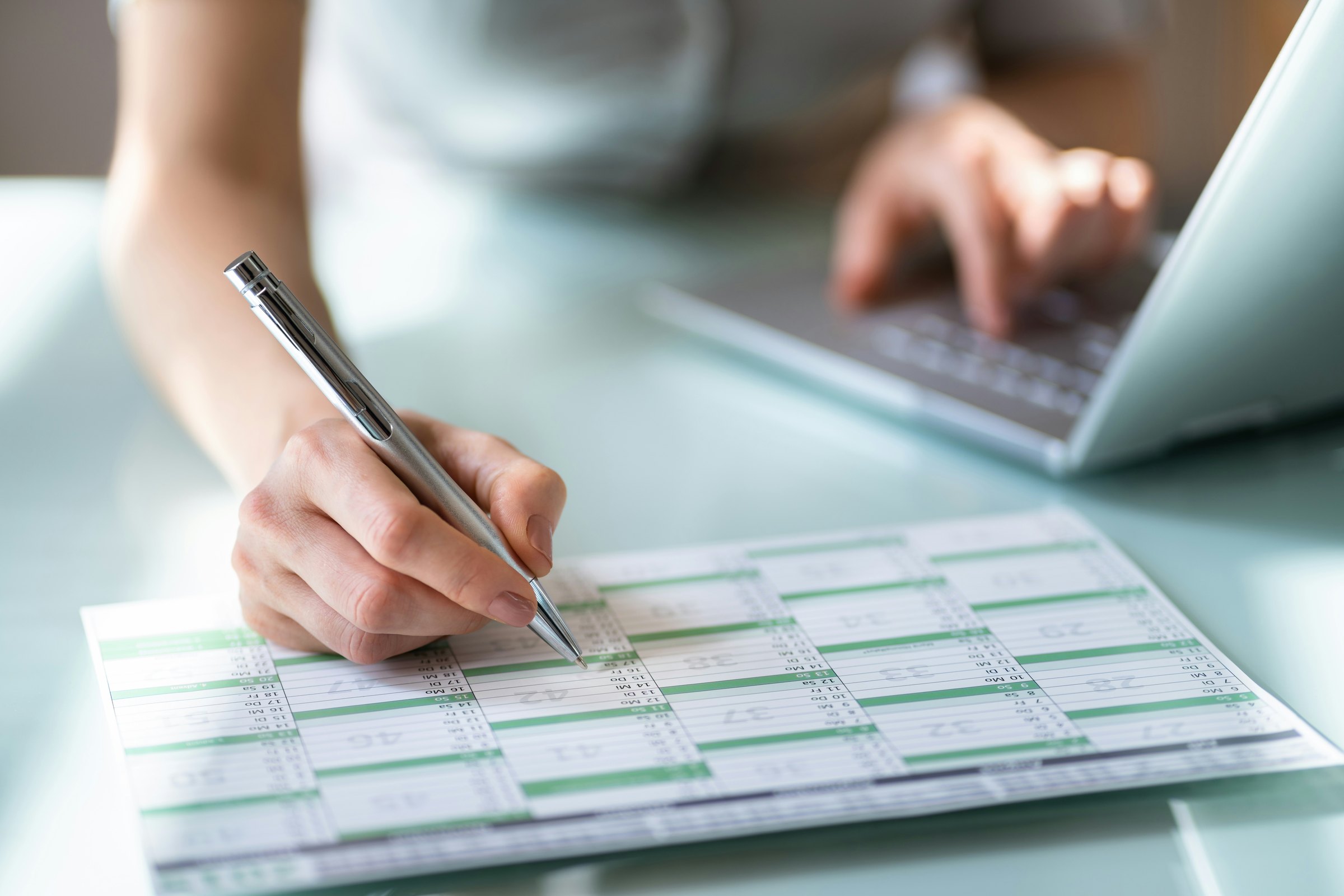 Maintenance checklist used as structured evidence for a hospital operations report.